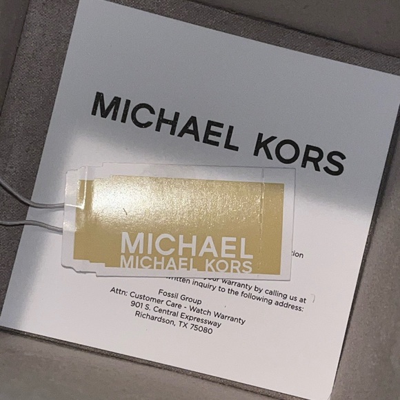 Michael Kors Blake Quartz Silver Dial - Picture 3 of 4